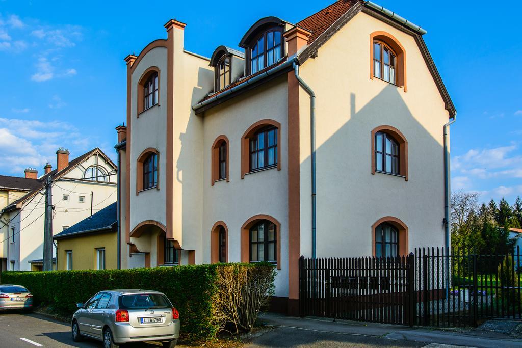 Mi12 Apartment Eger Exterior photo